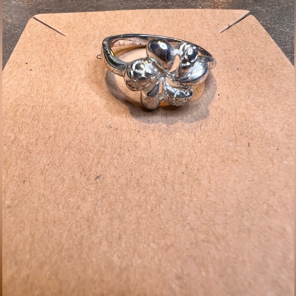 Flower ring - Picture 2 of 4